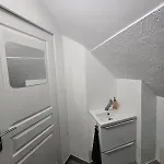 Apartment Combles Dans Le Quartier De La Gare De