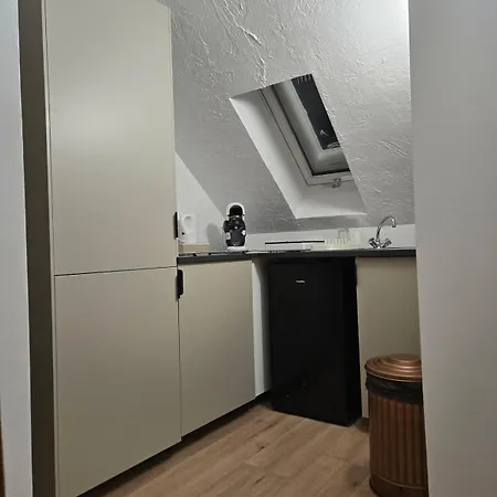 Combles Dans Le Quartier De La Gare De *