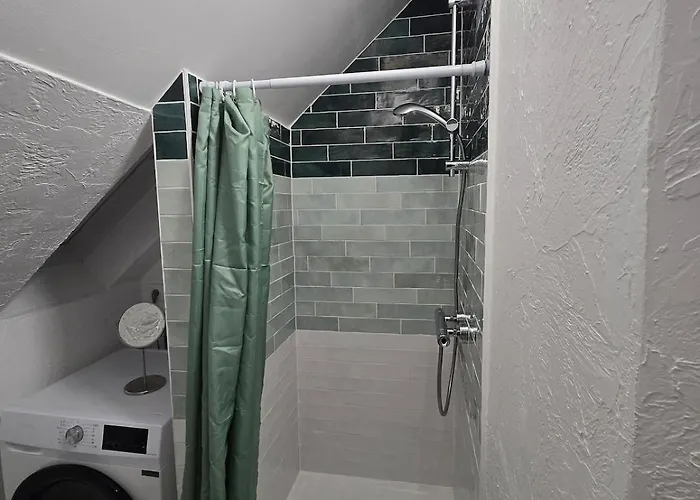 Combles Dans Le Quartier De La Gare De *