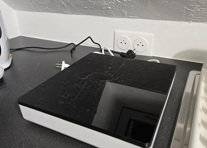 Combles Dans Le Quartier De La Gare De Apartman