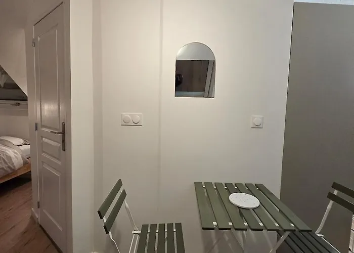 Combles Dans Le Quartier De La Gare De * Strasbourg