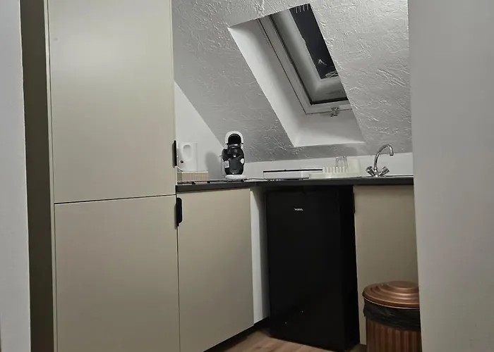 Combles Dans Le Quartier De La Gare De *