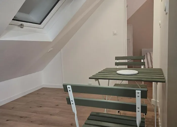 Combles Dans Le Quartier De La Gare De Strasbourg