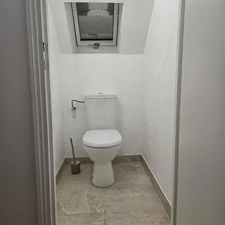 Combles Dans Le Quartier De La Gare De Appartement