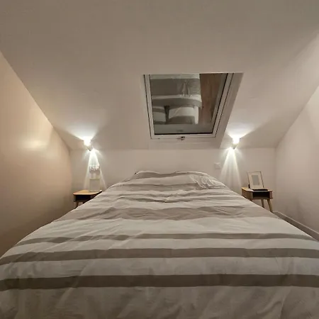 Combles Dans Le Quartier De La Gare De Apartamento