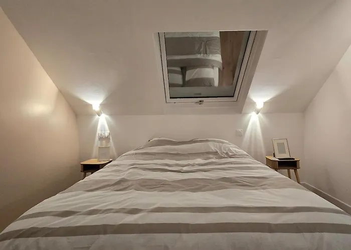 Combles Dans Le Quartier De La Gare De Apartamento